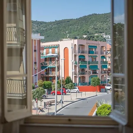 Apartment Trilocale Con Parcheggio - Pietra Ligure