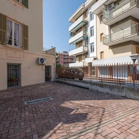 Appartement Trilocale Con Parcheggio - *
